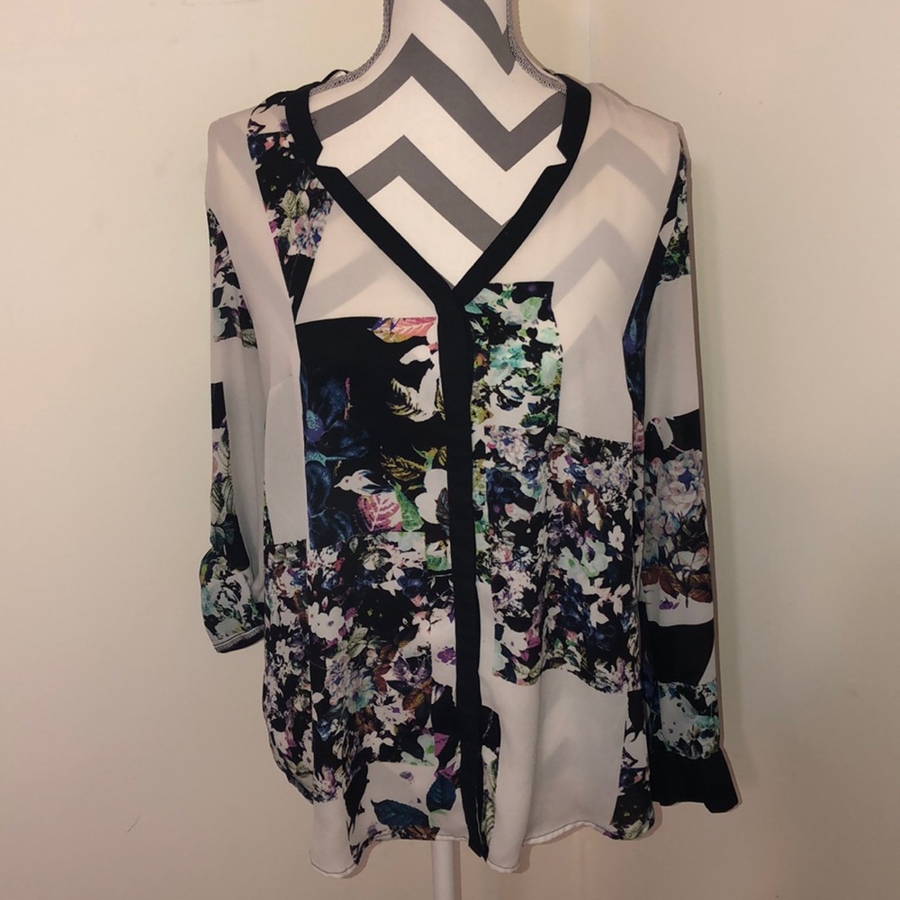 Gorgeous Metaphor button down floral blouse